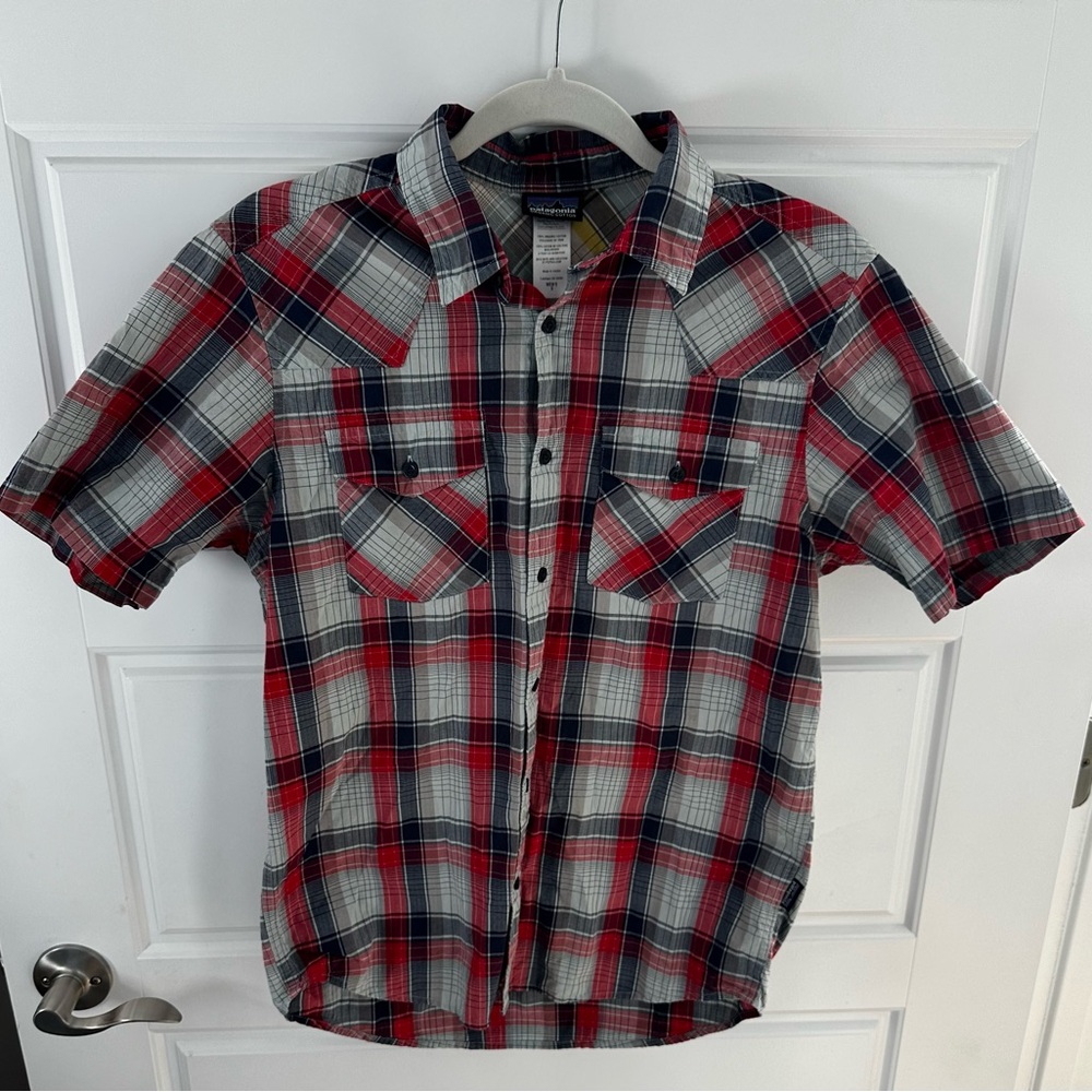 Patagonia Men’s Three Trees Short-Sleeve Button-Down Shirt Size Small